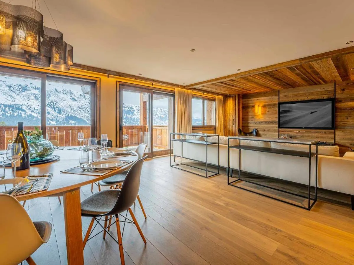 Duplex Spacieux Au Rond-Point Des Pistes Avec Parking, Balcon Et Services Inclus - Fr-1-613-93 Les Allues 0*,  France